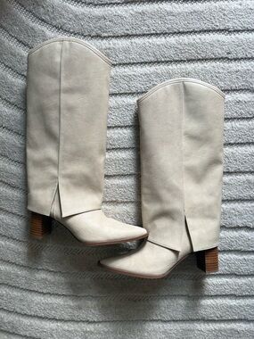 Cream Mid-Calf Heeled Western Boots